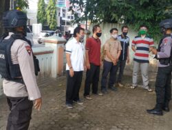 Berikan Edukasi Tentang Bahaya Covid – 19 , Batalyon B Pelopor Sat Brimob Polda Banten Lakukan Patroli