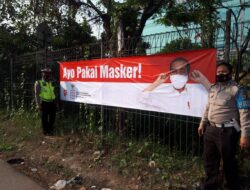 Polsek Taktakan Pasang Spanduk Ajak Pakai Masker