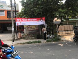 Polsek Cipocok Jaya Pasang Spanduk Ajak Pakai Masker