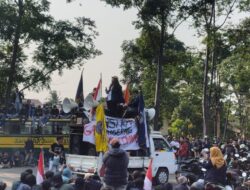 Demo Gabungan Mahasiswa Kota Tangerang Tuntut Pembatalan UU Omnibuslaw Cipta Kerja 