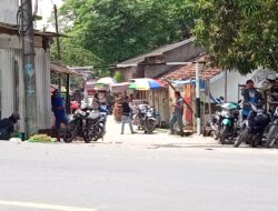 Pemasangan Portal Di Akses Jalan Desa Kragilan – Undar Andir Diduga Tidak Menerapkan Aturan