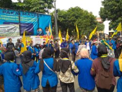 Tolak UU Cipta Kerja, Ratusan Mahasiswa Yang Lakukan Unras Kecewa DPRD Kota Tangerang Yidak Hadir Temui Massa Aksi