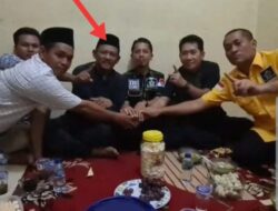 Beredar Foto Oknum Kades Kedung Soka Diduga Mendukung Salah Satu Paslon Cabup Dan Cawabup Serang