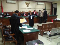 JPU GUNAKAN BUKTI TIDAK SESUAI DENGAN SURAT DAKWAAN