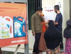 Simpatisan Dugaan Pasangan Calon Bupati Dan Wakil Bupat Bagi-bagi Uang di TPS