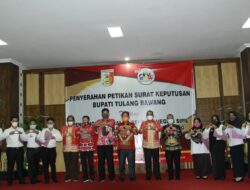 Pemkab tulang bawang menyerahkan SK CPNS secara virtual