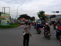Pelayanan Prima, Satlantas Polres Serang Polda Banten Rutin Gatur Lalu Lintas di Pagi Hari