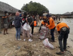 Posko SAR Sriwijaya Air JT 182, Lanal Banten Melaksanakan Penyisiran Dan Bersih-bersih Pantai Pulo Cangkir