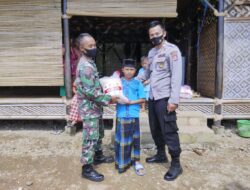 Peduli Covid-19, TNI-POLRI berikan Bantuan Beras