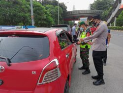 Kapolsek Kragilan Pimpin Giat Penyekatan Di Gerbang Tol Ciujung
