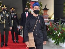 Presidan Jokowi Saat Sidang Tahunan Di Gedung MPR/DPRD/DPD RI Menggunakan Naju Adat Suku BADUY