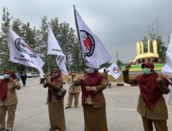 Aksi Puluhan Guru Honorer,Menggeruduk Pemkab Bekasi,Desak Kadisdik Dipecat