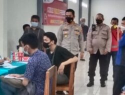 Tinjau Gerai Vaksinasi Presisi Di SMK 1 PGRI Kota Serang, Wakapolres Serang Kota Himbau Prokes