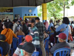 Minimnya Sosialisasi Pembagian Kartu Keluarga Sejahtera (KKS), Mengakibatkan Menumpuknya Massa