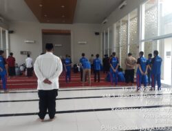 Kegiatan Kapolsek Cipocok Jaya Polresta Serkot Laksanakan Solat Jumat Keliling