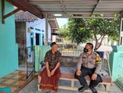 Bhabinkamtibmas Melaksanakan Sambang Desa dan Silahturahmi kepada Tokoh Pemuda Kampung Cilia