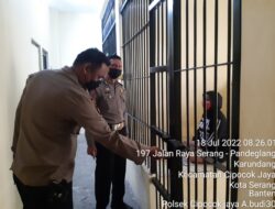 Perwira pengawas dan Ka Spkt Polsek,Cek Ruang Tahanan di Rutan polsek Cipocok jaya Polresta Serkot 