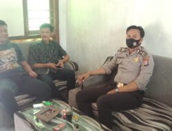 Jalin Silaturahmi Bhabinkamtibmas Polsek Taktakan Polres Serangkota Sambangi Ketua RT