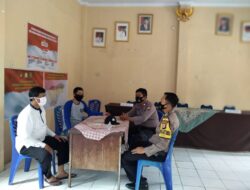 Sambang Kantor Kelurahan Bhabinkamtibmas Ajak Staf Kelurahan Kasemen bersama Menjaga Kamtibmas di wilayah masing-masing