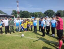 Personel Polsek Serang Pengamanan Pembukaan Piala Walikota Serang Asosiasi PSSI Kota Serang