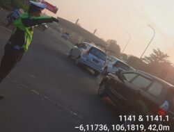 Hindari Kemacetan Pada Pagi Hari, Satlantas Polresta Serkot Laksanakan Gatur Pagi Di Exit Tol Serang Timur