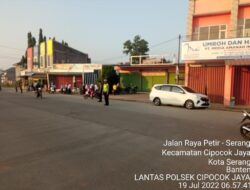 Lantas Polsek Cipocok Jaya Laksanakan Pengaturan Pagi di TL Cipocok Jaya Antisipasi Kemacetan