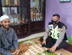 Anggota Polsek Pabuaran Polresta Serkot Jalin Silaturahmi dengan Tokoh Ulama