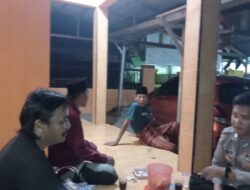 Dekatkan Diri Dengan Warga Giat ”YUK NGOPI WAE” Bhabinkamtibmas Polsek Waringinkurung Polresta Serkot Berdialog Bersama Warga Binaan