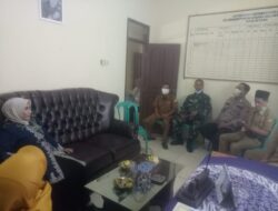 Sambangi Kantor kelurahan Pancalaksna, Bhabinkamtias Pancalaksna Polsek Curug Polresta Serkot Ajak lurah beserta Staf Aktifkan Poskamling