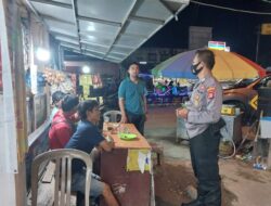 Berikan Imbau pada Pedagang Waspada Uang Palsu oleh Anggota Polsek Baros Polresta Serkot