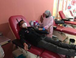 Personel Seksi Humas Polresta Serkot Ikuti Donor Sukarela