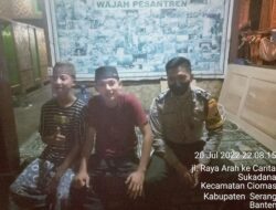 Bhabinkamtibmas Polsek Ciomas Polresta Serkot Patroli Pesantren Ajak Santri Himbau Prokes