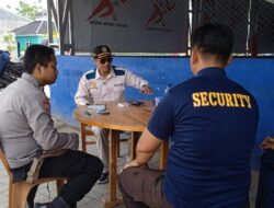 Jaga Kamtibmas Tetap Kondusif Di Desa Binaan, Bhabinkamtibmas Polsek Waringinkurung Polresta Serkot Lakukan Sambang Di Pemukiman Warga