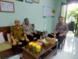 Bhabinkamtibmas Taktakan Polresta Serkot Sambang Sekolah, Sampaikan Prokes dan Kamtibmas