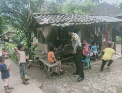 Dengan Humanis, Bhabinkamtibmas Polsek Ciomas Polresta Serkot Sapa Warga Binaan Sampaikan Pesan Kamtibmas