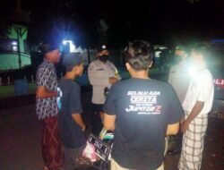 Sampaikan Pesan Kamtibmas, Bhabinkamtibmas Polsek Kasemen Polresta Serkot Gelar Patroli Dialogis Kepada Warga Yang Berkumpul