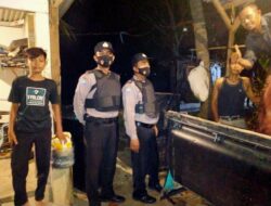 Sambang Kelompok Pemuda Saat Berpatroli, Personel Polsek Kasemen Polresta Serkot Berikan Himbauan Ke Pemuda