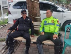 Anggota Unit Lantas Polsek Kramatwatu Polresta Serkot Intensifkan Patroli Dialogis Sampaikan Pesan Kamtibmas Kepada Warga