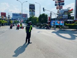 Antisipasi Kepadatan Pada Sore Hari, Personil Satlantas Polresta Serkot Saat Sore Hari Gatur Lalulintas