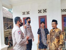 Beri Pesan Kamtibmas, Kanit Binmas Polsek Ciomas Polresta Serkot Sambang Masyarakat.