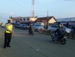 Lalulintas Polsek Cipocok Jaya Polresta Serkot Gatur Sore Di Jalan Raya Serang – Petir