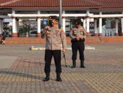 Kapolresta Serkot Pimpin Apel Pendisiplinan Prokes Unras Buruh di Alun-alun Barat Kota Serang