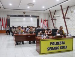 Kegiatan Zoom meeting Rapat Pembahasan akselerasi Pelayanan Publik oleh Asrena Mabes Polri bertempat di ruang Vicon Polresta Serkot