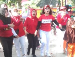 Kapolsek Baros Polresta Serkot Hadiri Event Jalan Santai Bersama Masyarakat