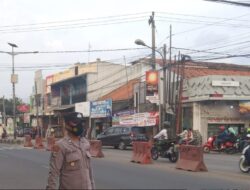 Lakukan Pengaturan Lalulintas Sebagai Wujud Pelayanan Prima oleh Polsek Kramatwatu Polresta Serkot