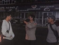 Anggota Piket Polsek Taktakan Polresta Serkot Berupaya Cegah Gangguan Keamanan dengan Patroli Malam