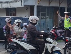 Polsek Serang Polresta Serkot Urai Kemacetan Di Simpang Lopang