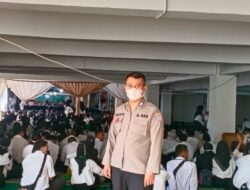 Hadirnya Anggota Polsek Serang Polresta Serkot Dalam Giat KKMB Mahasiswa Baru FKIP Untirta Untuk Kontrol Keamanan Situasi