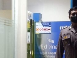 Anggota Polsek Ciomas Polresta Serkot Cek dan Kontrol Objek Vital Upaya Cegah Pembobolan