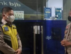 Anggota Polsek Baros Polresta Serkot Kontrol Objek Vital dan Beri Imbauan Kepada Sekuriti Bank BJB
